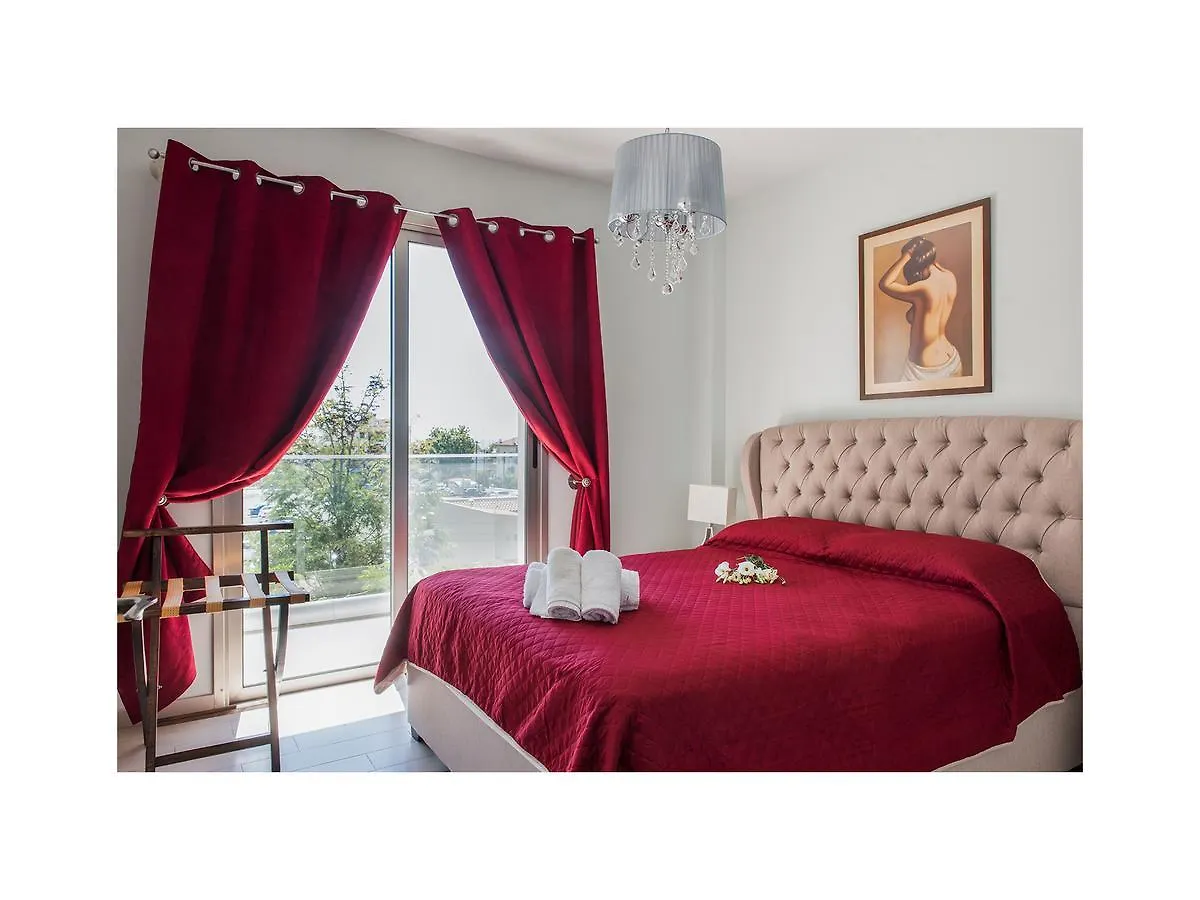 Mesogios House Suites Larnaca