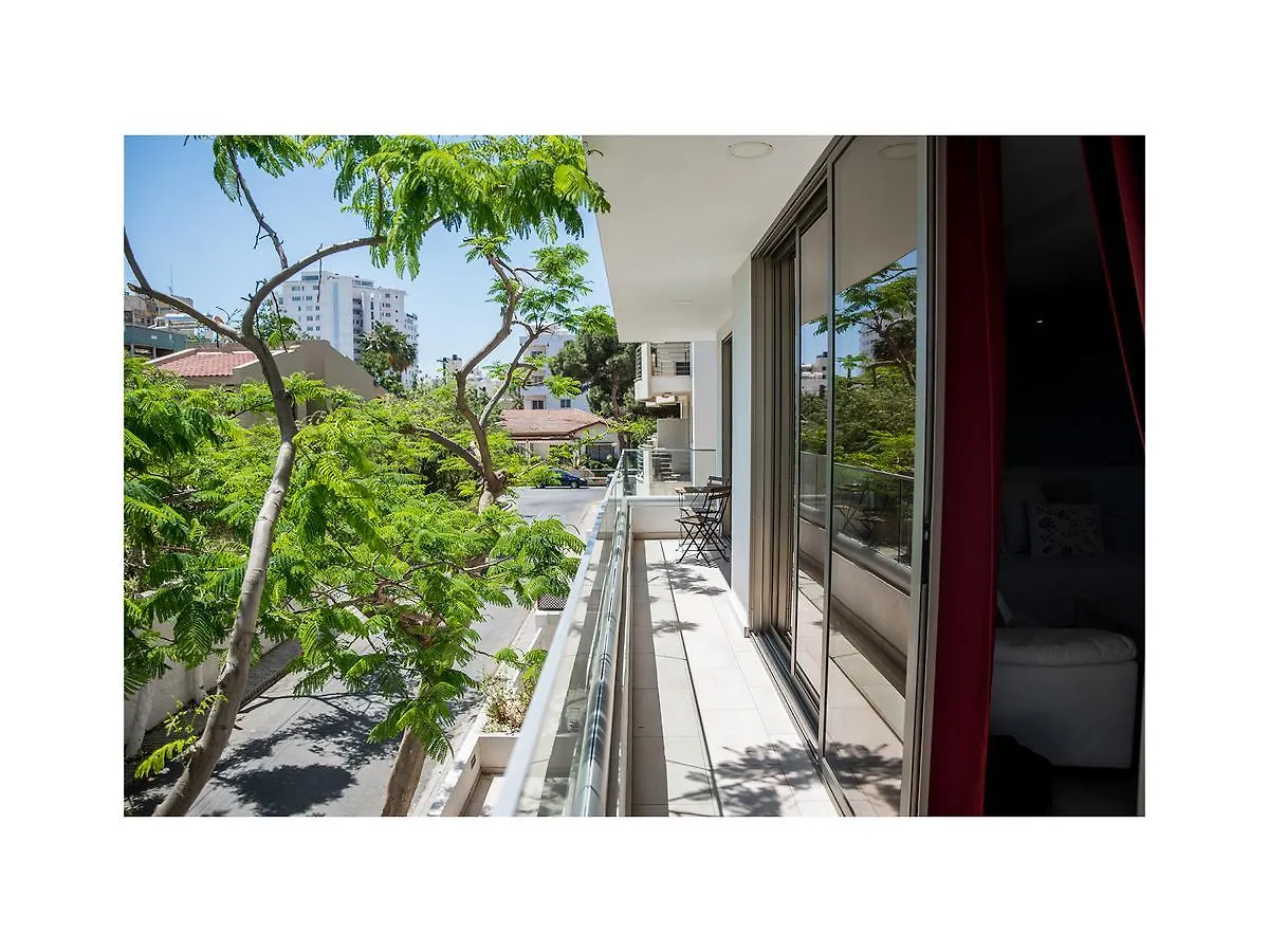לרנקה Mesogios House Suites 0*,