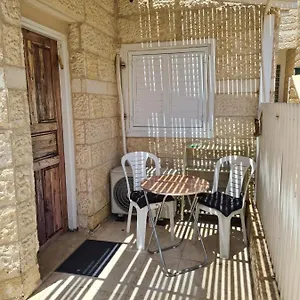בדוק זמינות